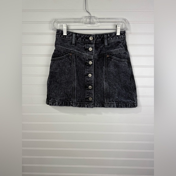 Abercrombie & Fitch Dresses & Skirts - Abercrombie & Fitch juniors black acid wash button mini denim skirt. Size 24/00
